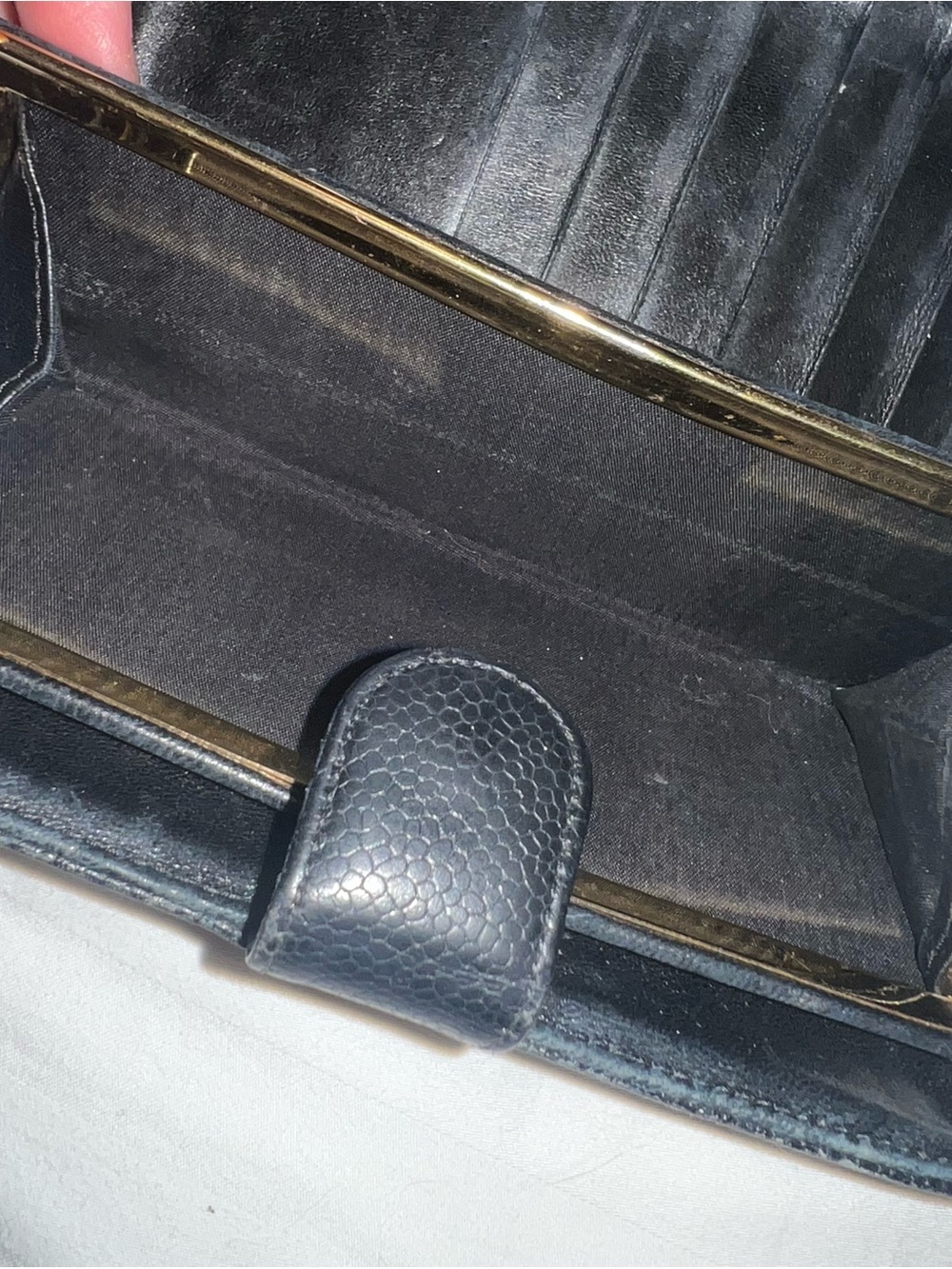 CHANEL Black Quilted Caviar Leather Bifold Wallet (Vintage) - Picture 8 of 9